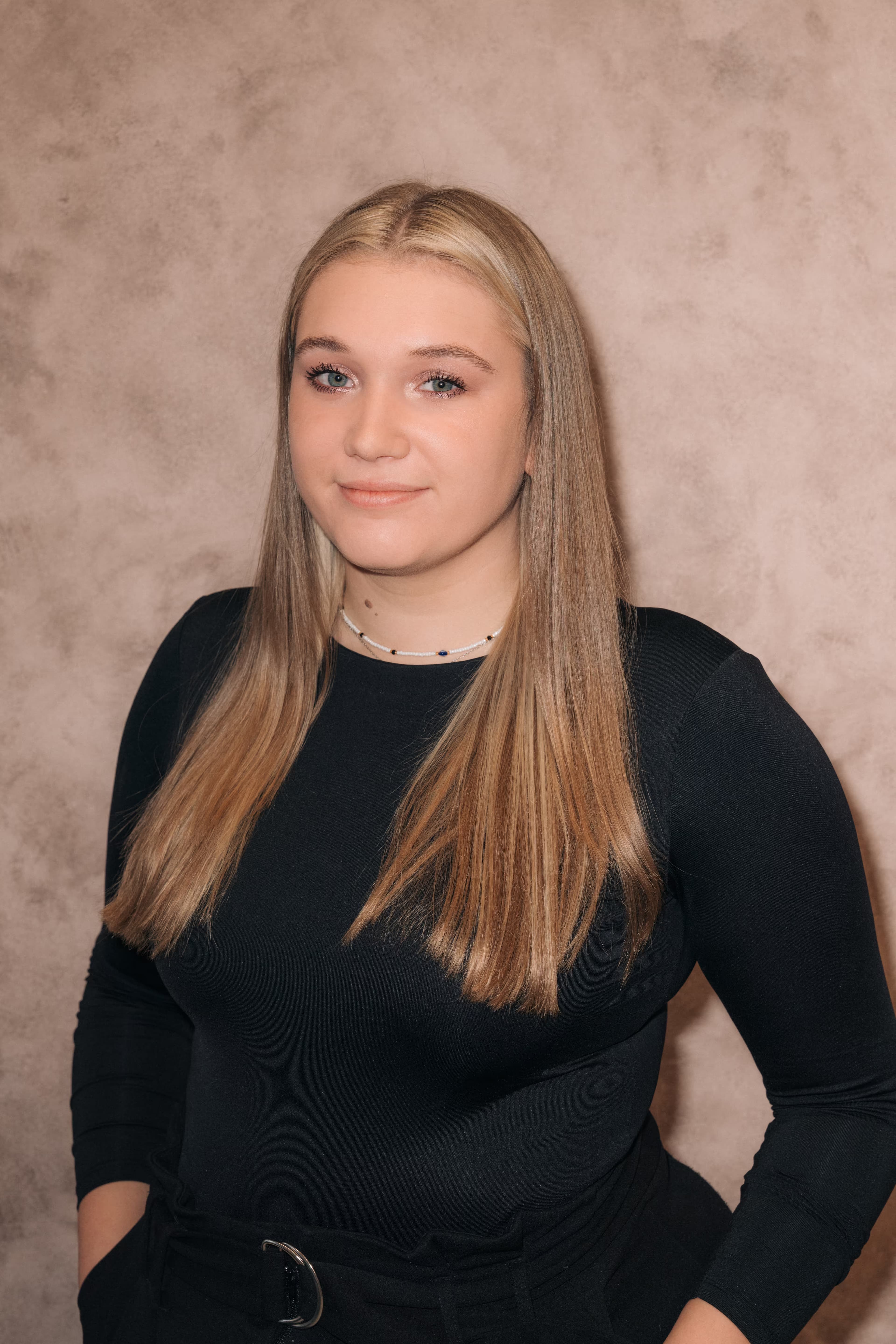 Dámské kadeřnictví - profesionální foukaná dlouhých vlasů