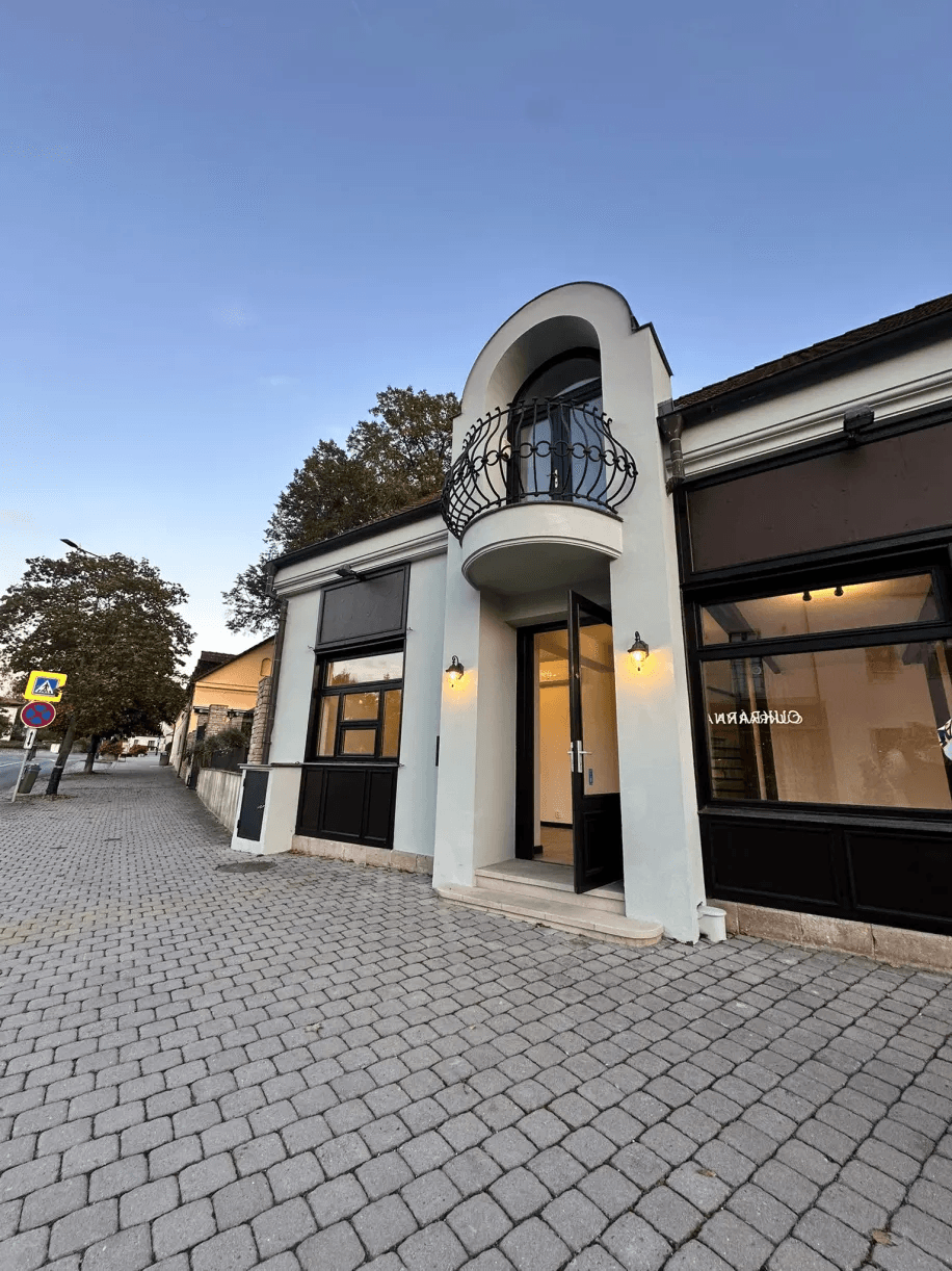 Aris Studio - exteriér budovy v Průhonicích